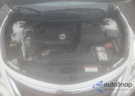 2015 Nissan Altima 2.5 из США, поврежденный, VIN 1N4AL3AP3FN885370